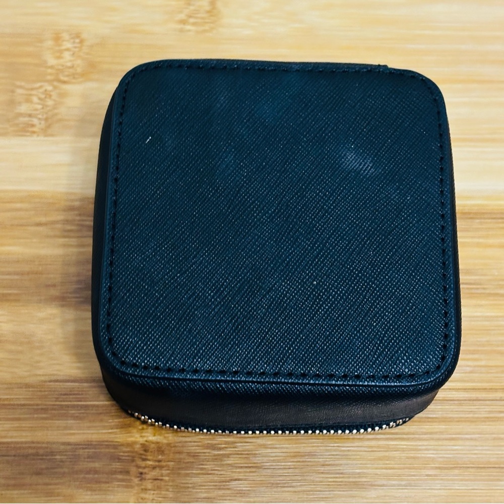 Henri Bendel Black and White Striped Travel Jewelry Case - Picture 9 of 9